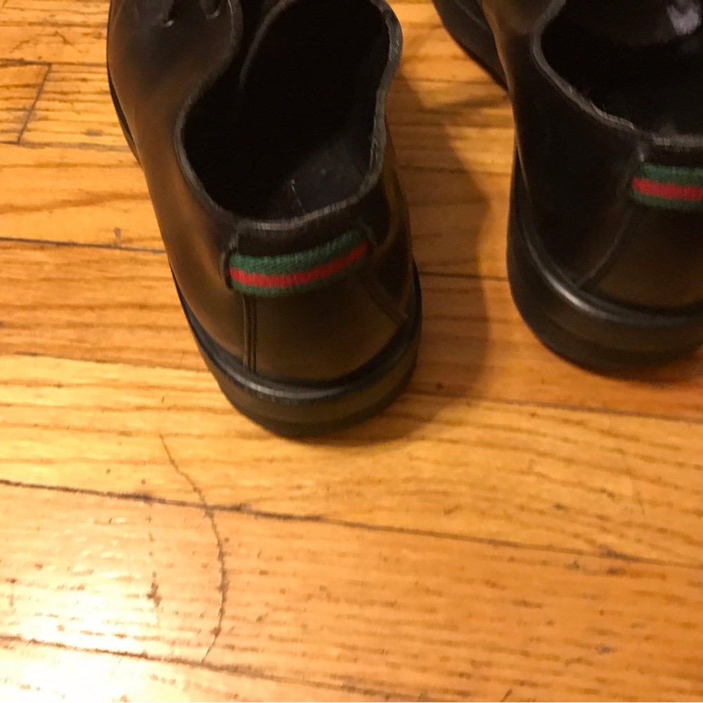 Gucci Black Leather Slip-On Loafers with Green and Red Heel Web